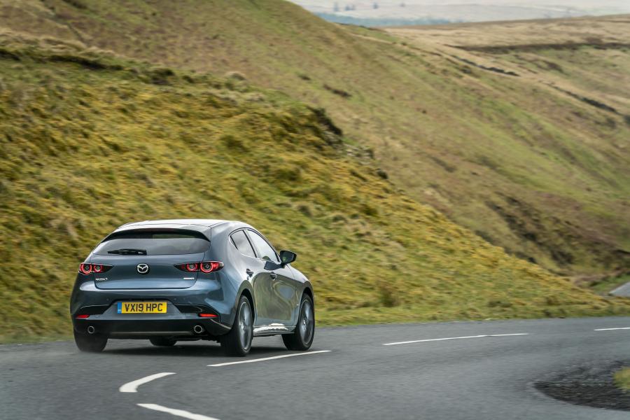  Mazda3 Skyactiv-G GT Sport Hatchback 2019 года  (UK) (фото 41 из 83)